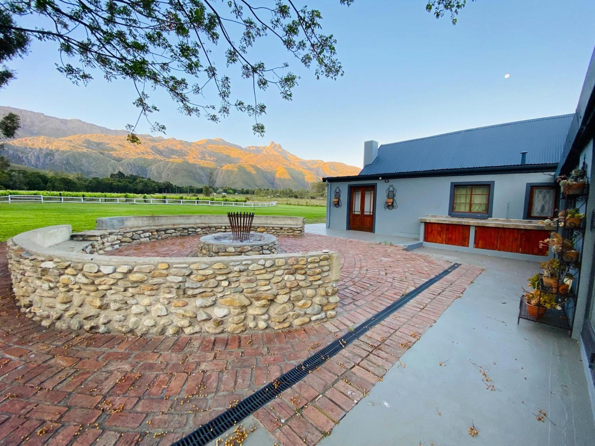 Готель Oaksrest Vineyards Guest Farm Ледісміт Екстер'єр фото
